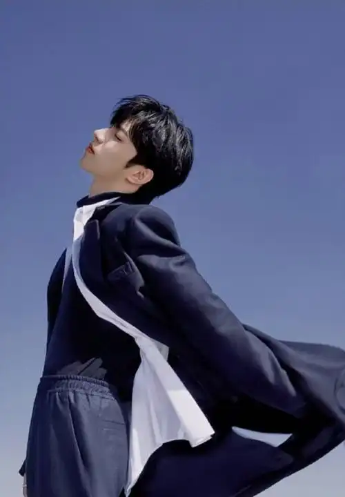 刘耀文背影随拍