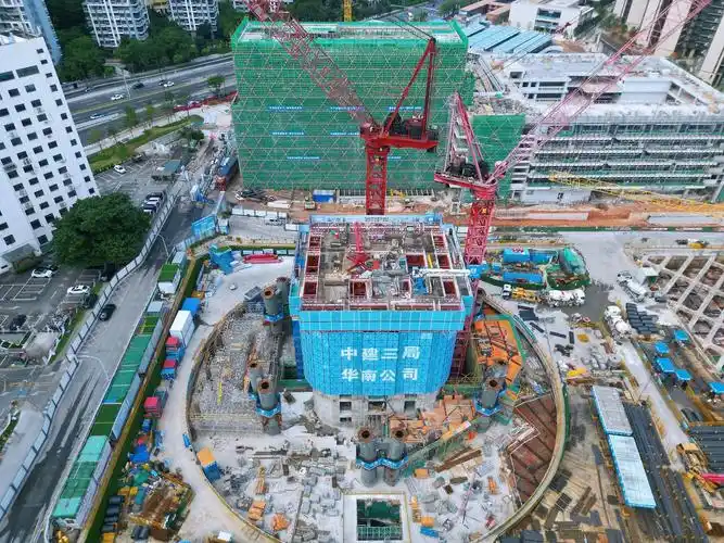"空中造楼机"助力华富村旧住宅改造项目建设.中建三局华南公司供图