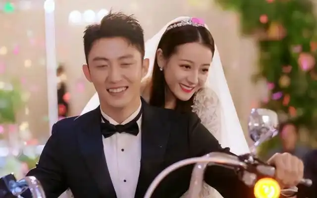 但是很多孩子都被辟谣了,细心的网友发现,迪丽热巴那一对的孩子虽然被