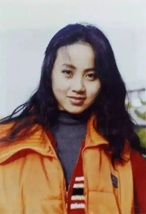 十六岁的孙莉 我们的女主人十六岁青涩的少女一个女人最美好的年纪