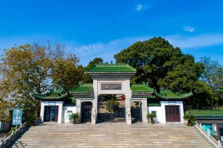 奔走相告湖口石钟山景区向全县人民免门票开放