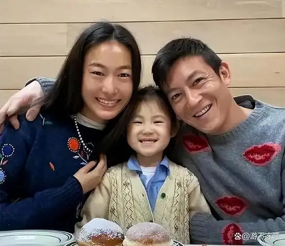 弃40亿身家为陈冠希生女!曾因脱鞋爆火的"华谊夫人",如今怎样