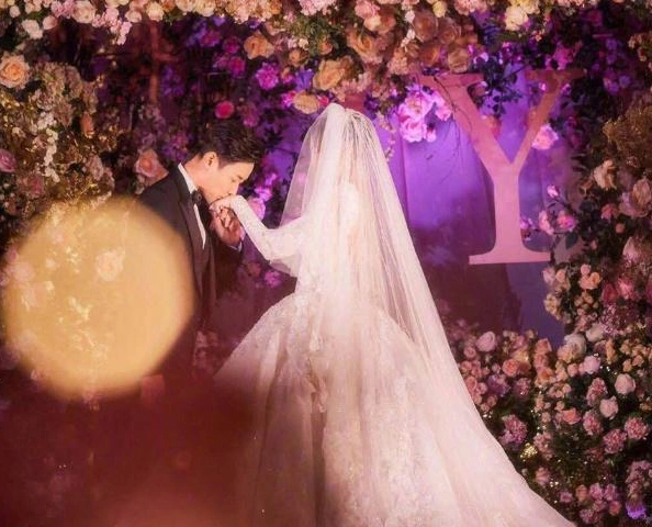 罗晋唐嫣婚礼细节因太紧张新郎老笑场胡歌6字叮嘱让人泪目