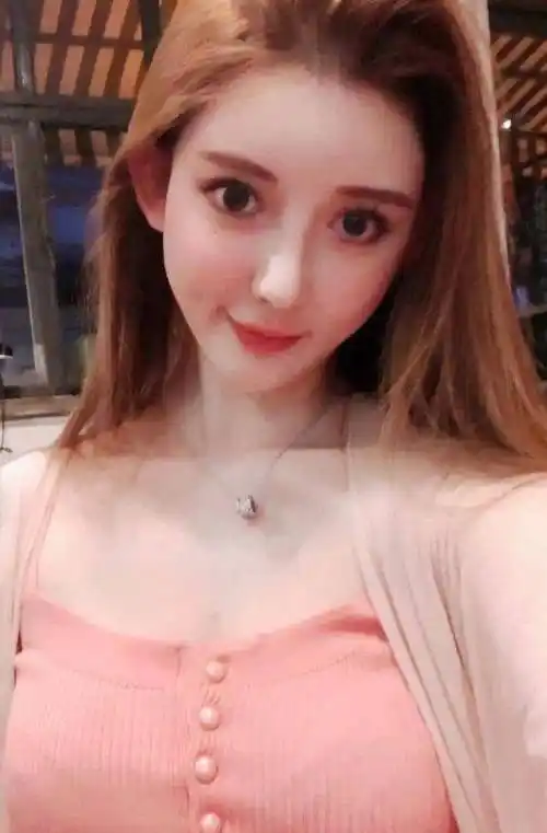 吴亦凡前绯闻女友小g娜近照曝光!神似古力娜扎,已进军娱乐圈