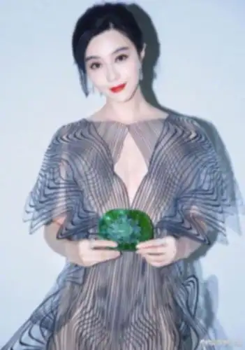 范冰冰镂空透视裙,尽显妩媚,性感女王无疑了