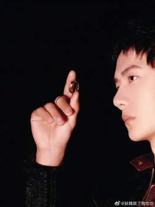 品牌形象大使#王一博骨子里能撒发出一种沁人心脾的香气,不用鼻子闻