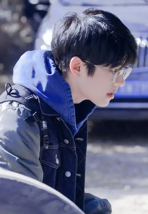 刘昊然恰好是少年