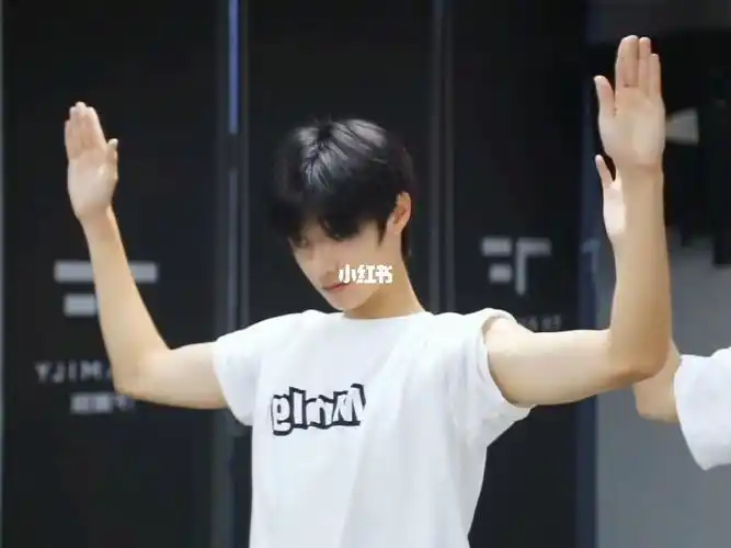 朱志鑫  #tf家族  #薯条小助手