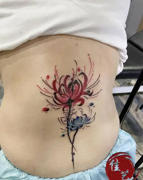 彼岸花纹身图片_背部腰部水彩new school纹身图案