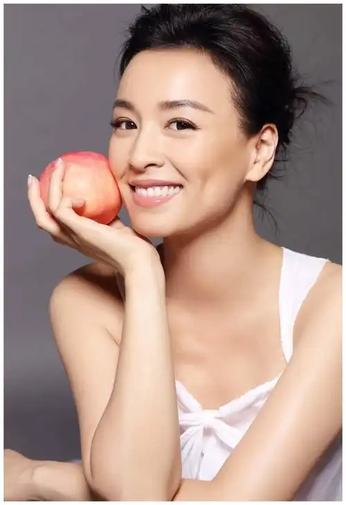 现在林家菱能坦然面对这一切,张庭的作用是不可小觑的.