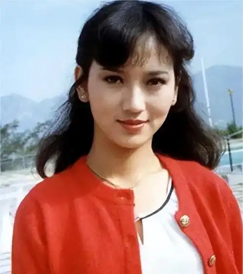 这一次,69岁的赵雅芝,彻底揭开了娱乐圈的"乱象"!