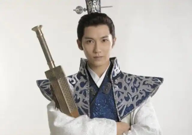 有一种帅叫"炎亚纶换风格",当炎亚纶穿上古装,帅出新高度!