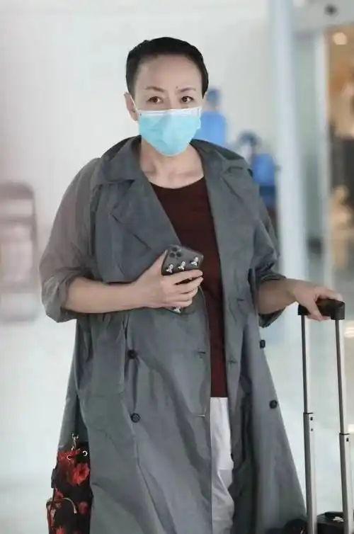 宋丹丹总算洋气一回!