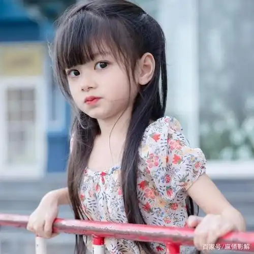 叔叔,阿姨愿意等!泰国姐弟超萌混血脸蛋,网友瞬间姨母笑