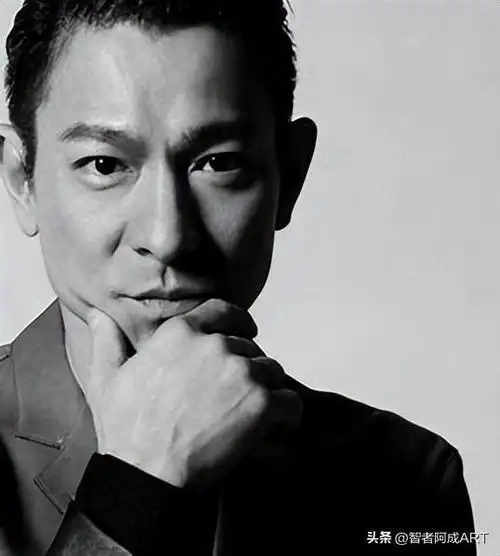 刘德华的黑白往事从默默无闻到巅峰荣耀