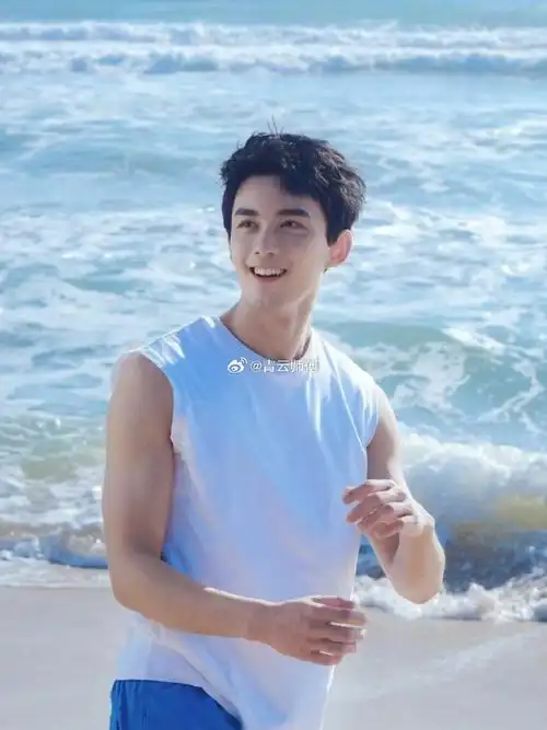 吴磊 八字  己卯  丙子 壬子