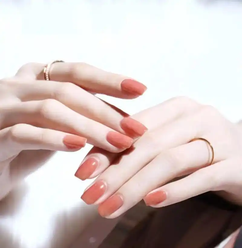 冬季纯色美甲显白又好看