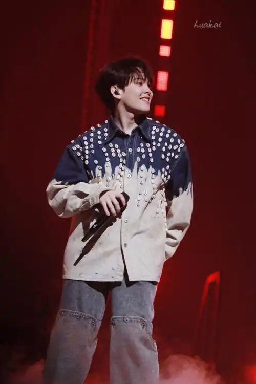 2023尤长靖成都演唱会##尤长靖限定版熊猫发箍造型