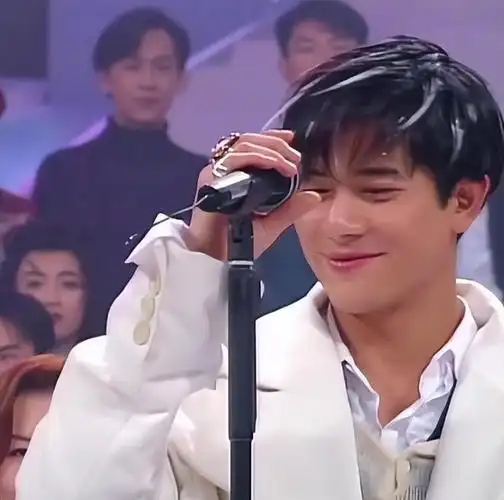 这段失败的感情并没有给郭富城带来打击.