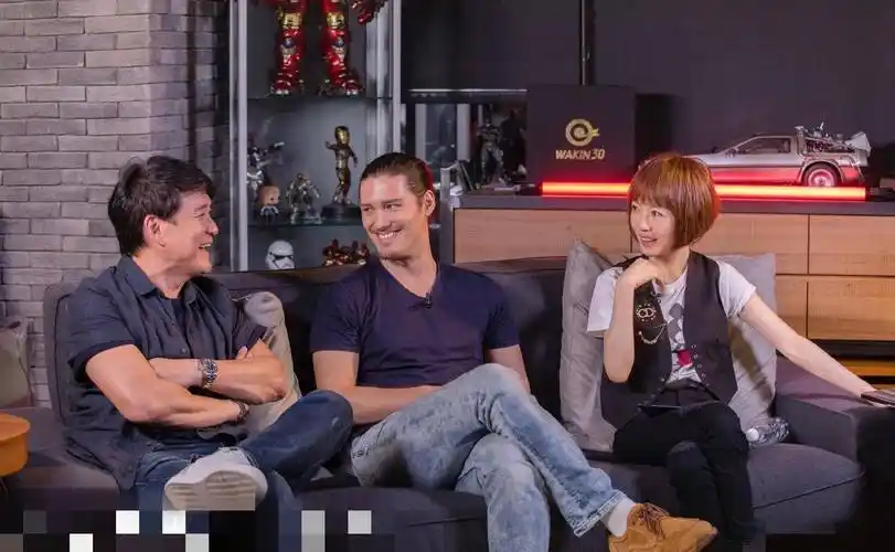 90后混血儿子一脸胡茬,爱女颜值出众_周厚安_康粹兰_爸爸