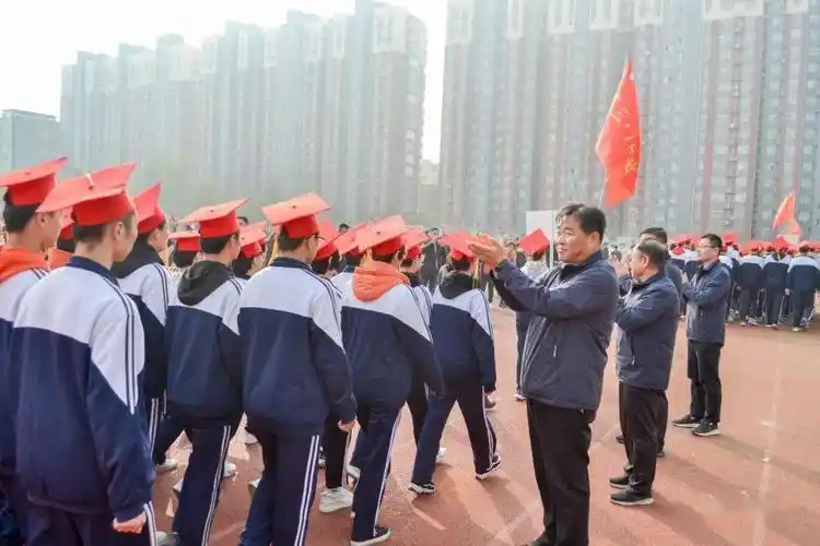 临西实验中学举行2021届高三学生成人仪式