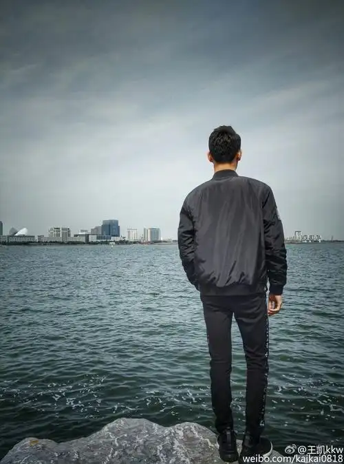 你在看海看海的人在看你