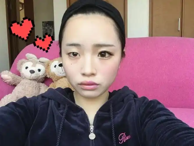 日本妹子眼睛大绝对不是开了眼角,仅仅是因为戴了这个就放大了一倍!