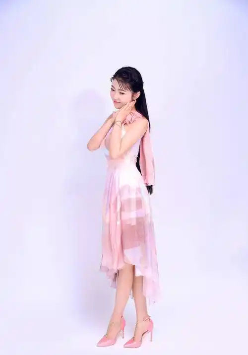 甜歌天后任妙音惊艳这个夏天的浪漫新歌《爱情海》全网甜蜜发行_情歌