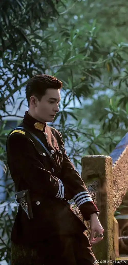 陈星旭一见倾心军装氛围感##陈星旭一见倾心军装造型