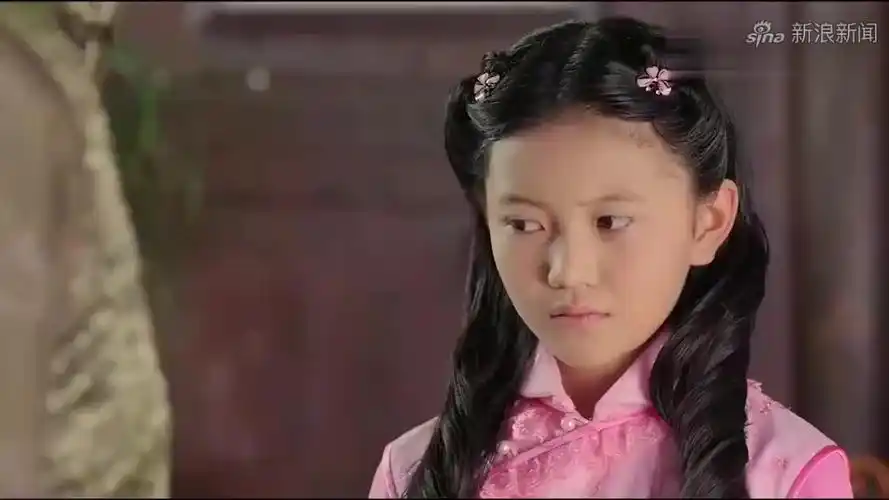 蔷薇在厨房无理取闹,不仅出言伤人还动手打忍冬,太过分了!