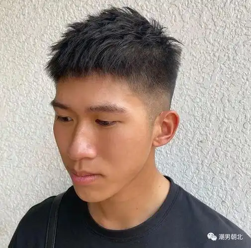 男生留"两边铲光"发型,颜值真的会变高!