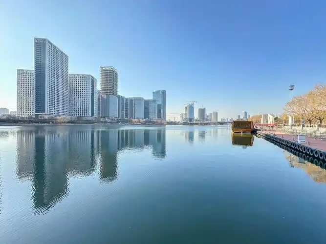 北京通州的运河商务区高楼林立,鳞次栉比 据视觉中国