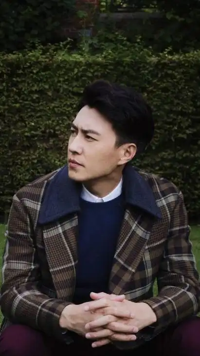 普通人上了年纪越来越油腻,而这6位男明星却成"叔圈男神"