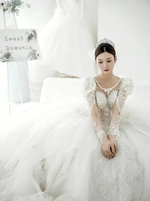 2022年必选宫廷风婚纱唐山新娘