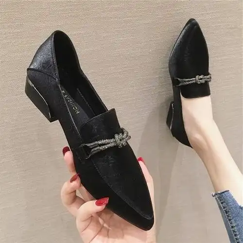 乐福女鞋春秋单鞋2021新款流行尖头平底早秋单鞋