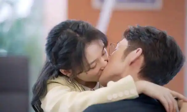 最近,甜度爆表的新剧是什么?无疑是看吴倩和张彬彬谈念爱!