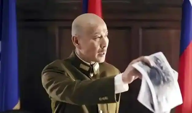 1937年,蒋介石得知只有305架飞机后大怒:为何少了1000架?