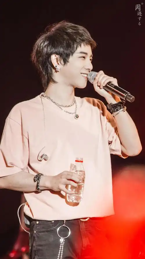 华晨宇美图分享2