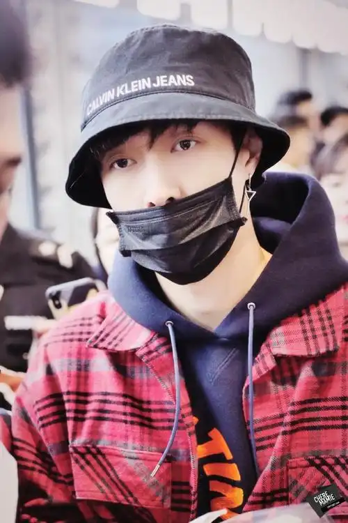 张艺兴[超话]##张艺兴lay式情歌##张艺兴代言匡威