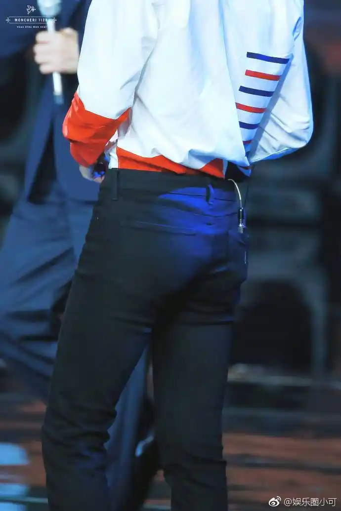 [易烊千玺][分享]181204 易烊千玺性感小翘臀合集 酷中带撩还有一点点