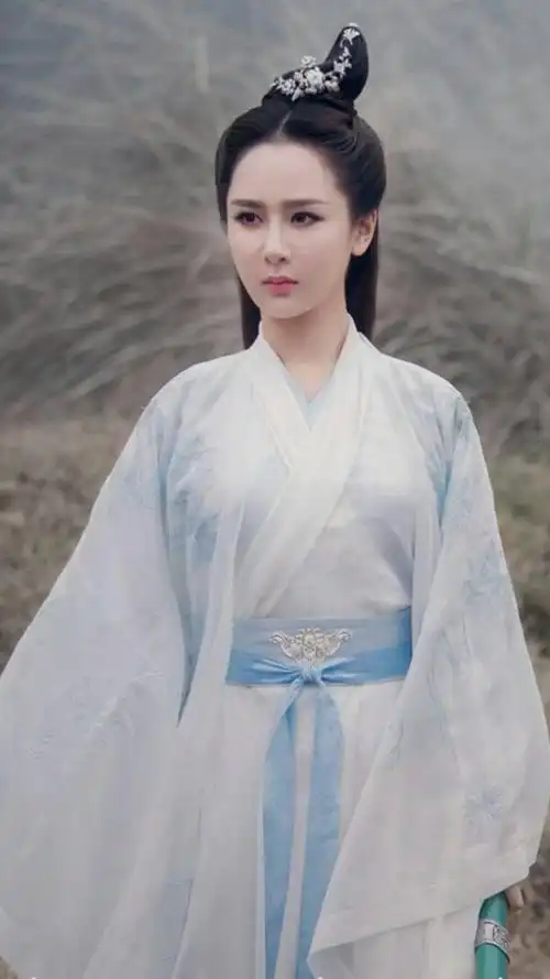 诛仙预告出孟美岐惹原著党失望大家还记得当年被群嘲的杨紫吗