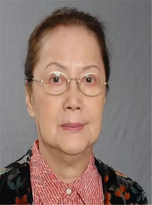 18岁入行57岁成名,80岁瘫痪被儿女抛弃,如今在养老院生活