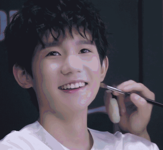 为什么我就不能是化妆刷呢  @tfboys-王源#王源2024龙行绛气#王源超话