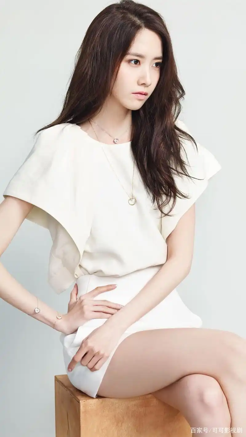 韩国女神林允儿高清写真,甜美可人,绝色娇娃