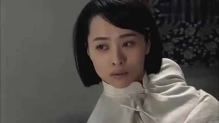 飞哥大英雄经过一系列出生入死梁飞意识到了对刘景怡的感情