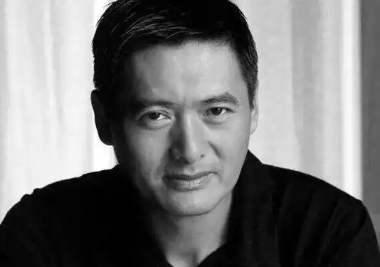 "香港之子"周润发跌下神坛,老年不保,完美人设居然都是假装?|陈荟莲|