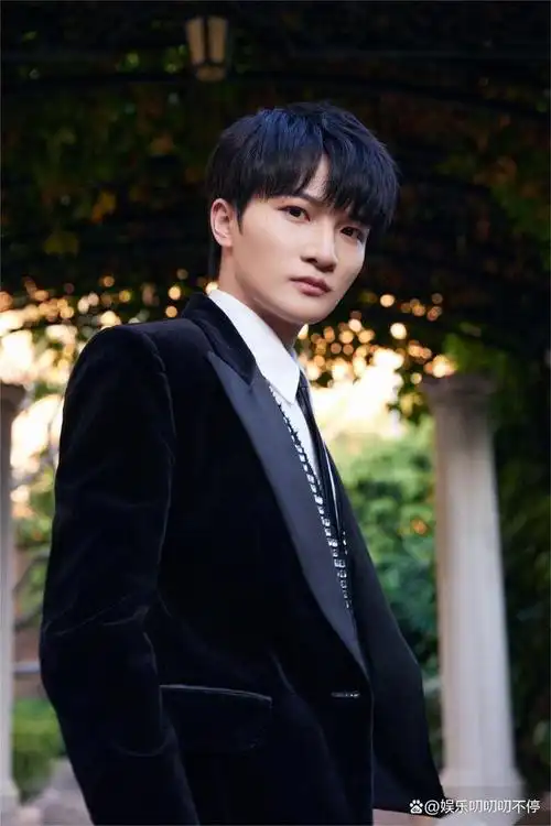 周深的身高之谜,到底是161还是180?