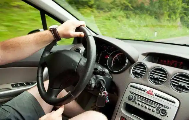 老司机才有的四个开车动作,1好2坏,还有一个一般人学不来