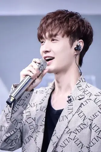 豆瓣图楼张艺兴笑起来也太治愈了吧