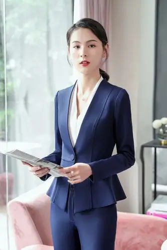 蓝色西服女